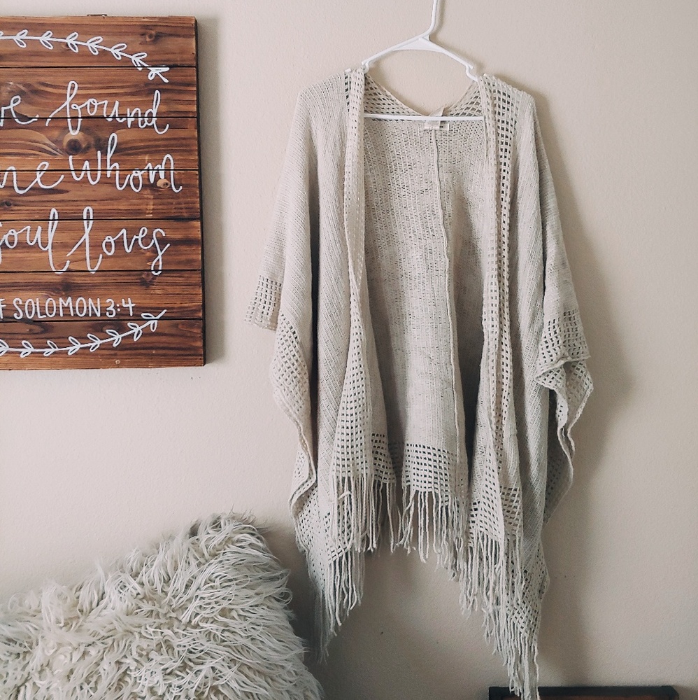 Beige Open Poncho/Cardigan/Shawl
